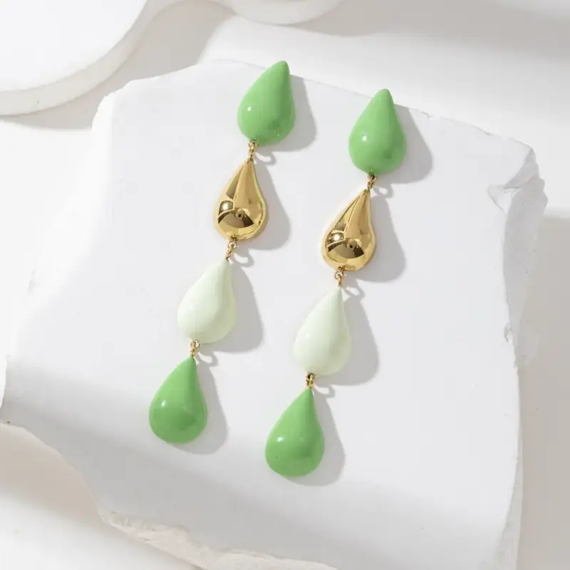 Boucle d'oreilles pendantes gouttes d'eau colorées - Kassie – Image 2