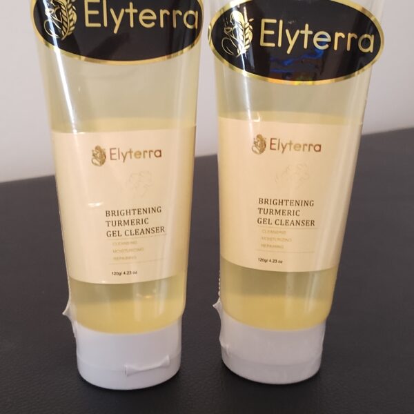 GEL NETTOYANT ECLAIRCISSANT AU CURCUMA - 150ML